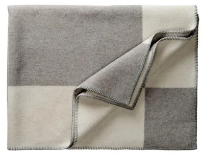 Produktbild von Eagle Products Plaid MANCHESTER, 135x205 cm, hellgrau, weiß