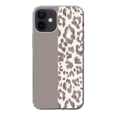 Produktbild von MuchoWow® Handyhülle Schutzhülle Hülle für iPhone 12 Mantel - Tiere - Design Silikon Softcase Handy Hülle - Schutzhülle