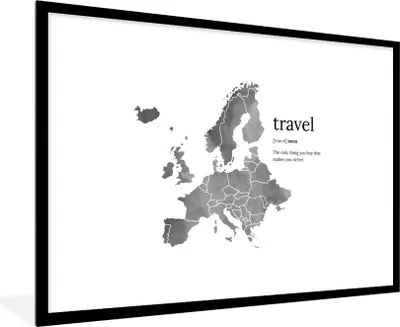 Produktbild von MuchoWow® Gerahmtes Poster Europa-Karte in grauer Aquarellfarbe mit dem Wort: travel - schwarz-weiß 90x60 cm - Poster mit Schwarzem Bilderrahmen Wandposter Rahmen Foto Bilder - Wanddekoration - Fotos