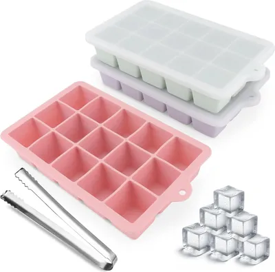Immagine prodotto di La più recente vaschetta per cubetti di ghiaccio con coperchio, 45 grandi cubetti di ghiaccio, vaschette per congelatore BPA, flessibili e impilabili e facili da sformare (3 colori)