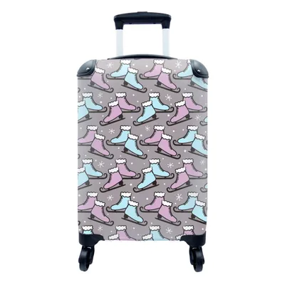 Produktbild von MuchoWow® Koffer Handgepäck Trolley Rollkoffer Kleine Reisekoffer mit 4 Rollen - Schlittschuhe - Muster - Winter - Cabin Size < 55x40x23 cm & 55x40x20 cm - Fotokoffer - Kabinenkoffer - Boardgepäck - Reise-Box - Reisekoffer - Reisegepäck - Koffer mit Bild - Trolley für Kinder