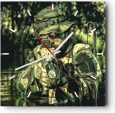 Produktbild von Wanduhr - Quadrat - Glasuhr - Soldat Gewehr - 30x30cm - Schleichendes Uhrwerk - Lautlos - zum Aufhängen bereit - Dekoration Modern - Wanddekoration aus Glas - C3AC30x30-3945