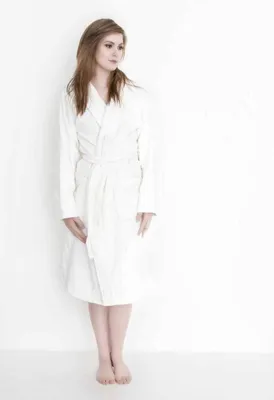 Produktbild von ETÉREA® Bademantel Damen & Herren flauschig aus 100% Baumwolle Velours Uni - Sauna Bademantel Damen & Herren - Bathrobe Women - Saunamantel Uni flauschig weich & trocknet schnell - Weiss Größe M
