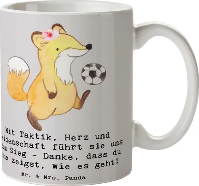 Produktbild von Mr. & Mrs. Panda Kaffeebecher Fußball Trainerin - Grau Pastell - Geschenk, Erfolg, Kaffeetasse, Pott, dass du uns zeigst, Leidenschaft, Tasse, Trinkbecher, Sportart