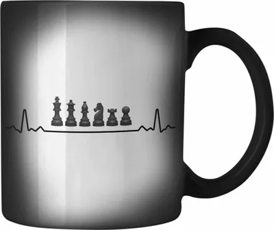 Produktbild von Trendation - Schachspieler Geschenk Schach Geschenkidee Farbwechsel Zauber-Tasse mit Schachfiguren Grafik Spruch (Schwarz)