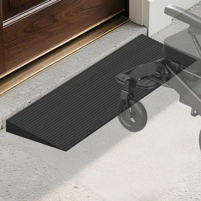Produktbild von Rutschfester Gummi-Rampenüberweg - Auffahrrampe für Rollstühle - Überwindung von Bordsteinen - Rutschfeste Oberfläche - 90x18x5 cm - Schwarz