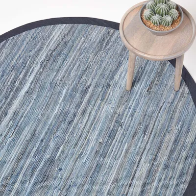 Produktbild von HOMESCAPES Runder Denim Flickenteppich blau gestreift, 150 cm – Handwebteppich aus Recycling-Jeansstoff