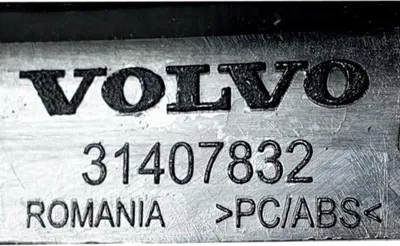 Image de VOLVO V90CC support de garniture de pare-chocs arrière droit OE