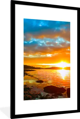 Produktbild von MuchoWow® Gerahmtes Poster Sonne - Landschaft - Wasser - Bäume 60x90 cm - Poster mit Schwarzem Bilderrahmen Wandposter Rahmen Foto Bilder - Dekoration - Wandposter Wohnzimmer - Hochwertig