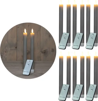 Produktbild von Stabkerzen LED mit Timer TAUPE GRAU 12 Stück indoor 6 Stunden ECHTWACHS 23cm Höhe für Kerzen 2,2cm Durchmesser 2 AAA Batterien notwendig LED Stabkerzen 4er Set 3x bewegliche Flamme Licht