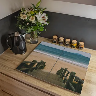 Produktbild von banjado Herdabdeckplatte zweiteilig je 30x52cm groß mit Gummi Abstandshalter, ESG Sicherheitsglas mit Motiv Zum Strand [HAP2 11848]