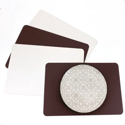 Produktbild von heimtexland ® Tischset 4 Stück Untersetzer Kunstleder 2-farbig wendbar Platzset 30x45 Platzdeckchen abwaschbar und rutschfest Typ810 Braun - Creme