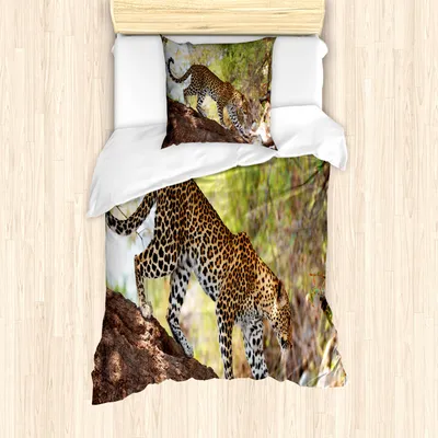 Produktbild von ABAKUHAUS Zoo Mantele, Leopard Baum Nature Reserve, Milbensicher Allergiker geeignet mit Kissenbezügen, 135 cm x 200 cm - 80 x 80 cm, Grün Hellbraun Weiß