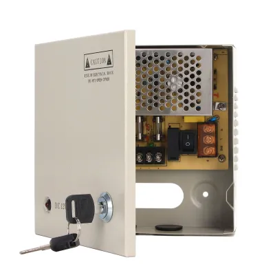 Obrázok produktu pre 4-kanálový 12 V napájací zdroj CCTV s poistkou 3A, uzavretý kovový kryt, 110 V/220 V