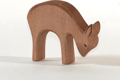 Produktbild von Ostheimer Holzfigur Reh, fressend, handgefertigtes Spielzeug, 6 cm hoch