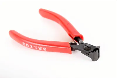 Image de SALTUS Pince coupante 110 mm rouge Pince coupante latérale de force électricien