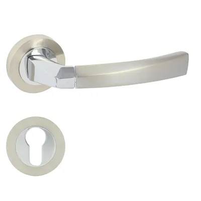 Produktbild von DOMINO Türgriff Drückergarnitur PZ-Profilzylinder Set | Rund-Rosette | Türklinke für Bürotür, Kellertür & Innentür | Türbeschläge aus Aluminium | Chrom/Nickel Türdrückergarnitur | RAMY-R M6/M9