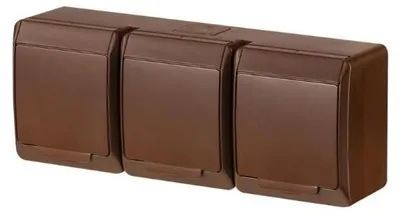Immagine prodotto di presa a tre prese di superficie marrone 250 V 5323-06