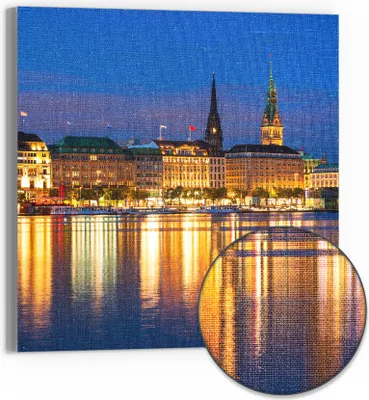 Produktbild von DEQORI Hybrid Leinwand Bild 30x30 cm 'Hamburg bei Nacht' Wandbild Glas flach modern