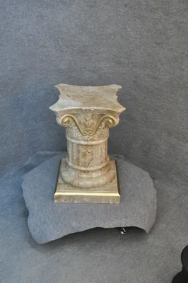 Produktbild von Säule Mäander Style Beistelltisch Marmoriert Dekosäule 55cm Griechische Antik Retro Rokoko Säule Barock Blumenständer Podest Handbemalt