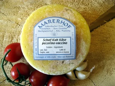 Immagine prodotto di Formaggio di latte di pecora e vacca Marerhof circa 600 gr.