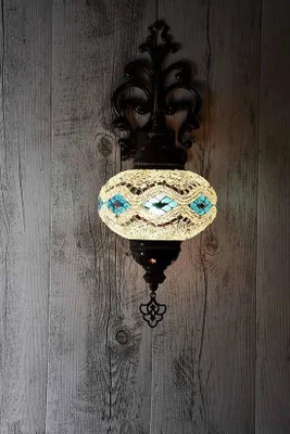 Produktbild von Handgefertigte türkische Wandlampe in Weiß und Blau – Orientalische Mosaiklampe im marokkanischen Stil, 30 cm hoch