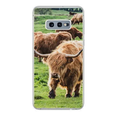 Produktbild von MuchoWow® Handyhülle Schutzhülle Hülle für Samsung Galaxy S10e Schottische Highlander - Tiere - Gras Silikon Softcase Handy Hülle - Handy