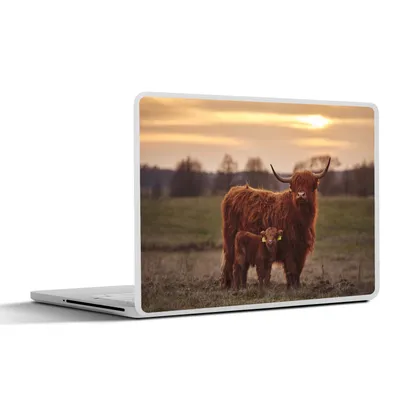 Produktbild von MuchoWow® Laptop Aufkleber Sticker Cover Schottische Highlander - Tiere - Landschaft - Sonnenuntergang - Kuh 30x21 cm - Sticker für Laptop - Selbstklebend