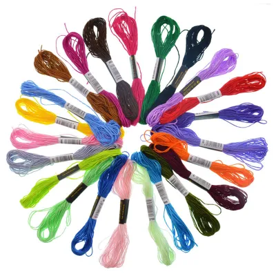 Produktbild von R-ainbow Stickerei F-Verlust 200 Farben Stickset Set 8m 6 Einzelstrangstich für die Herstellung von Schnur Geschenk Geschenk
