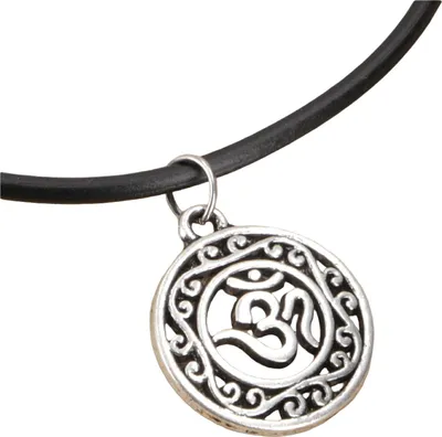 Produktbild von Ethnokette, Modeschmuck - Rundes Om, Silber-Farben, Messing, Ketten & Modeschmuck für den Hals