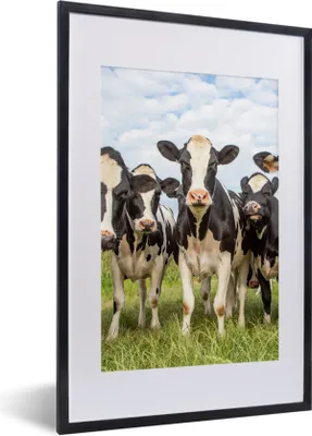 Produktbild von MuchoWow® Gerahmtes Poster Kühe - Weide - Tiere - Natur - Gras 40x60 cm - Poster mit Schwarzem Bilderrahmen Wandposter Rahmen Foto Bilder - Poster in Rahmen