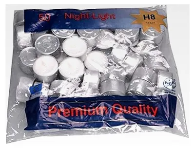 Produktbild von Teelichter in mit 8 Stunden Brenndauer - Weiße Kerzen mit Silberschale für Windlichter, Gastronomie und Weihnachten - Großpackung mit langer Brennzeit