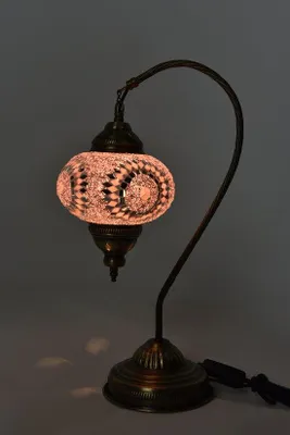 Zdjęcie produktu dla Ręcznie wykonana turecka lampa stołowa w kształcie łuku w kolorze różowym – orientalna lampa mozaikowa, wysokość 43 cm, oprawka E-14