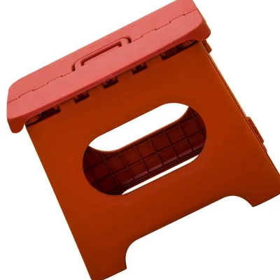 Imagen del producto de Taburete plegable, portátil, resistente y de plástico, ideal para ahorrar espacio. Perfecto para adultos y niños. Color: rojo vintage