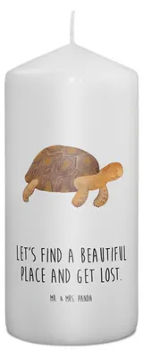 Produktbild von Mr. & Mrs. Panda Kerze Schildkröte Marschieren 15 x 7 cm - Weiß - Geschenk, Stumpenkerze, Meer, Blockkerze, Schildkröten, Lieblingsmensch, Bedruckte, Motivation, Neustart