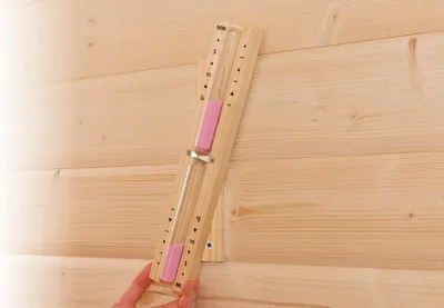 Produktbild von KARIBU Braun 29 cm Sauna Sanduhr, 15 Minuten Laufzeit, Glaszylinder mit farbigem Sand, Metallspange auf naturbelassenem Holz, Sauna Zubehör