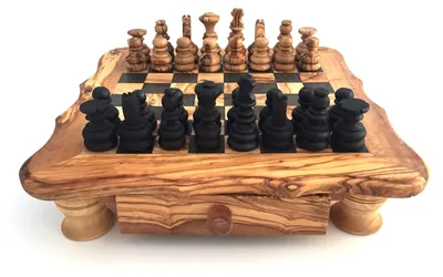 Produktbild von Handgefertigtes Schachspiel aus Olivenholz mit Figuren