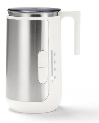 Zdjęcie produktu dla Indukcyjny spieniacz do mleka Tchibo, wybór programów do przygotowania ciepłej i zimnej pianki mlecznej, nadaje się do zamienników mleka, funkcja kakao, pojemnik do mieszania można myć w zmywarce, obudowa ze stali nierdzewnej, kolor biały