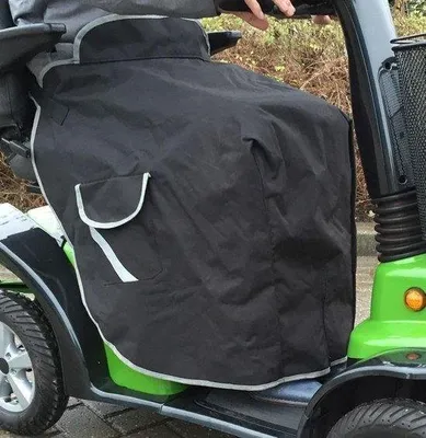 Produktbild von Schoßschutz für Mobilitätsroller und Rollstuhl – wasserdichter und winddichter Beinschutz – warm gefütterter Schoßschutz – Rollstuhldecke