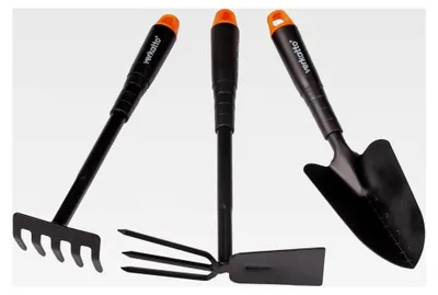 Produktbild von 3-teiliges Gartengeräte-Set aus Stahl für die Gartenpflege - Set mit Blumenkelle, Handrechen und Doppelhacke - Handwerkzeuge für Pflanzen und Gartenarbeit
