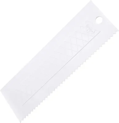 Produktbild von Dr. Oetker Tortenglätter extra hoch 23 cm, Küchenhelfer mit glatter und gezackter Seite, hochwertiger Tortenkamm zum Dekorieren und Verzieren von Kuchen (Farbe: Weiß)