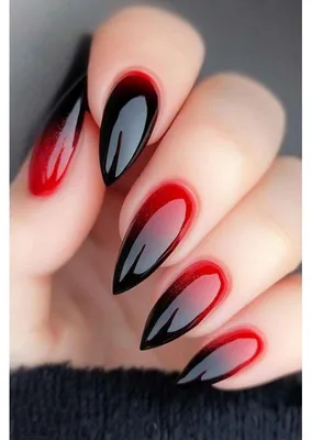 Immagine prodotto di Unghie finte a punta stiletto, estremamente lunghe, colorate in nero e rosso con effetto sfumato (ombre), confezione da 24 pezzi con colla per unghie inclusa