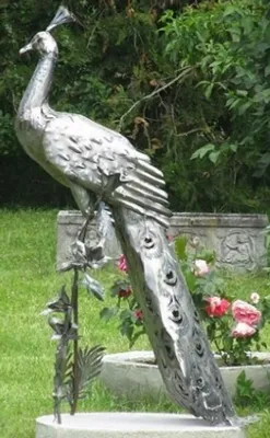 Produktbild von Casa Padrino Gartendeko Skulptur Pfau Silber 50 x 75 x H. 118 cm - Elegante Edelstahl Gartendeko Figur - Wetterbeständige Gartenfigur
