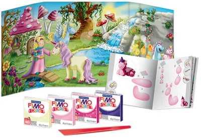 Produktbild von STAEDTLER 8034 19 LYST Unicorn Fimo kids form&play Set (superweiche, ofenhärtende Knete, leichte Anleitung, wiederverschließbare Box, Set mit 4 Blöcken, 1 Modellierstab und 1 Spielkulisse)