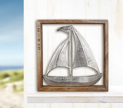Produktbild von Gilde Rahmen "Segelschiff" naturfarben aus Mangoholz, mit silberfarbenem Schiff aus Aluminium H: 20 cm B: 20 cm T: 3 cm 50593