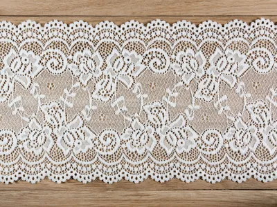 Produktbild von Tischläufer Spitze 15cm x 9m Spitzenband Weiß
