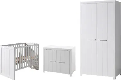 Image de Cette combinaison se compose des éléments suivants : lit bébé erik blanc * et une commode erik 2 portes blanches * et une armoire erik 2 portes *