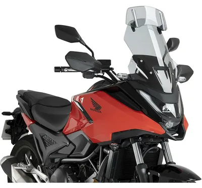 Obrázok produktu pre Predný štít Puig Touring, rozmer 465 x 375 mm, s homologáciou (ABE) pre modely Honda NC750X, NC750X DCT, modelové roky 2025 - 2026