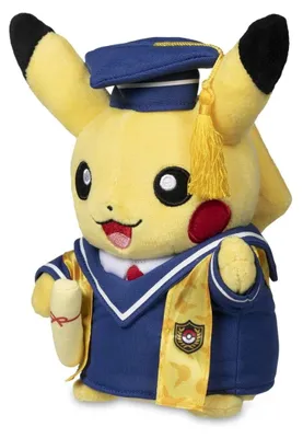 Produktbild von Pokémon Center Pikachu Celebrations Absolvent (Graduate) PokéPlüsch – 20 cm