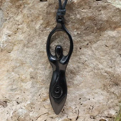 Produktbild von Drachensilber  Angerone Hornschmuck Anhänger Kette Handarbeit